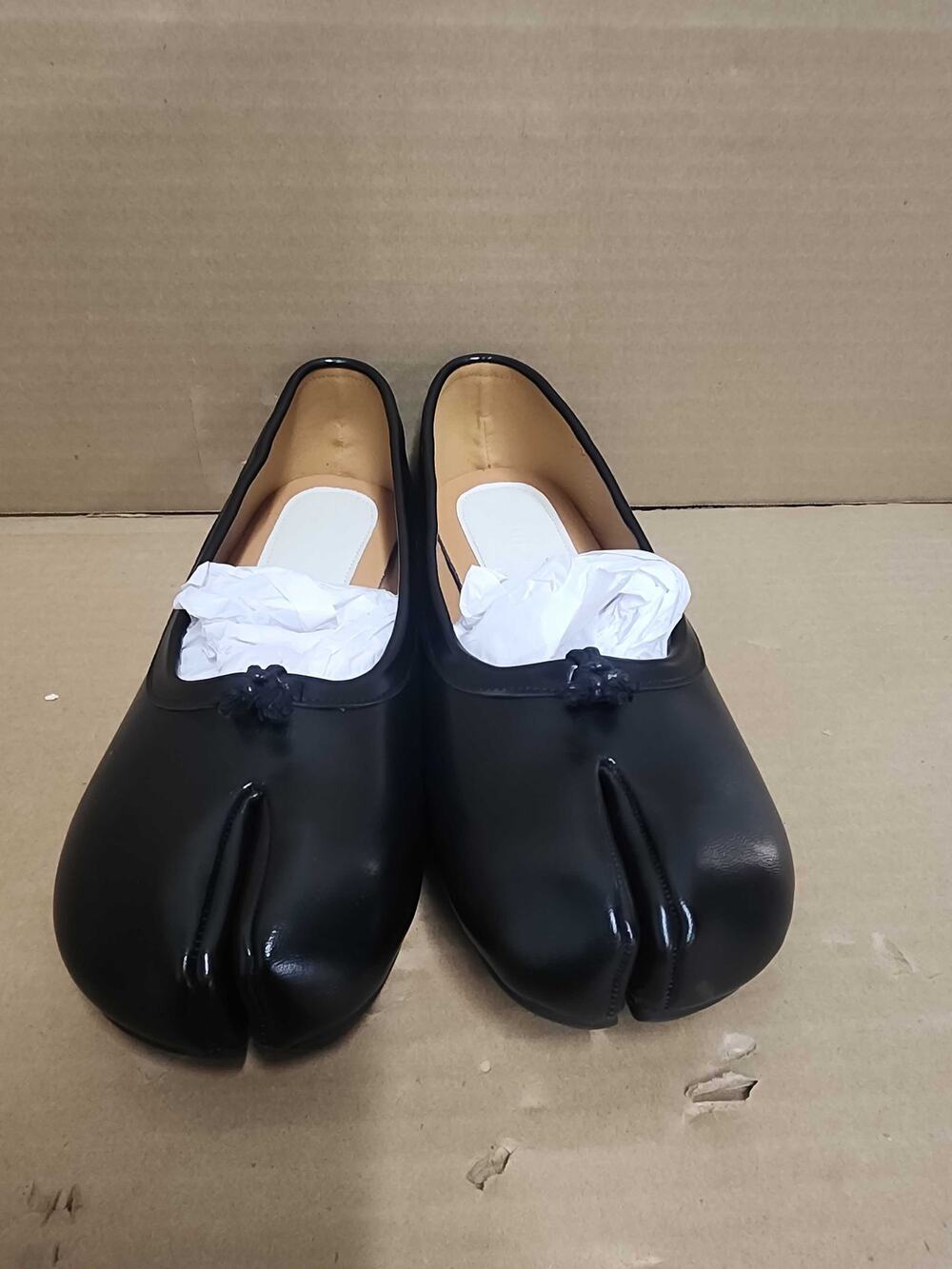 USED No Brand Black, Ballet split toe shoe, Womens size 39